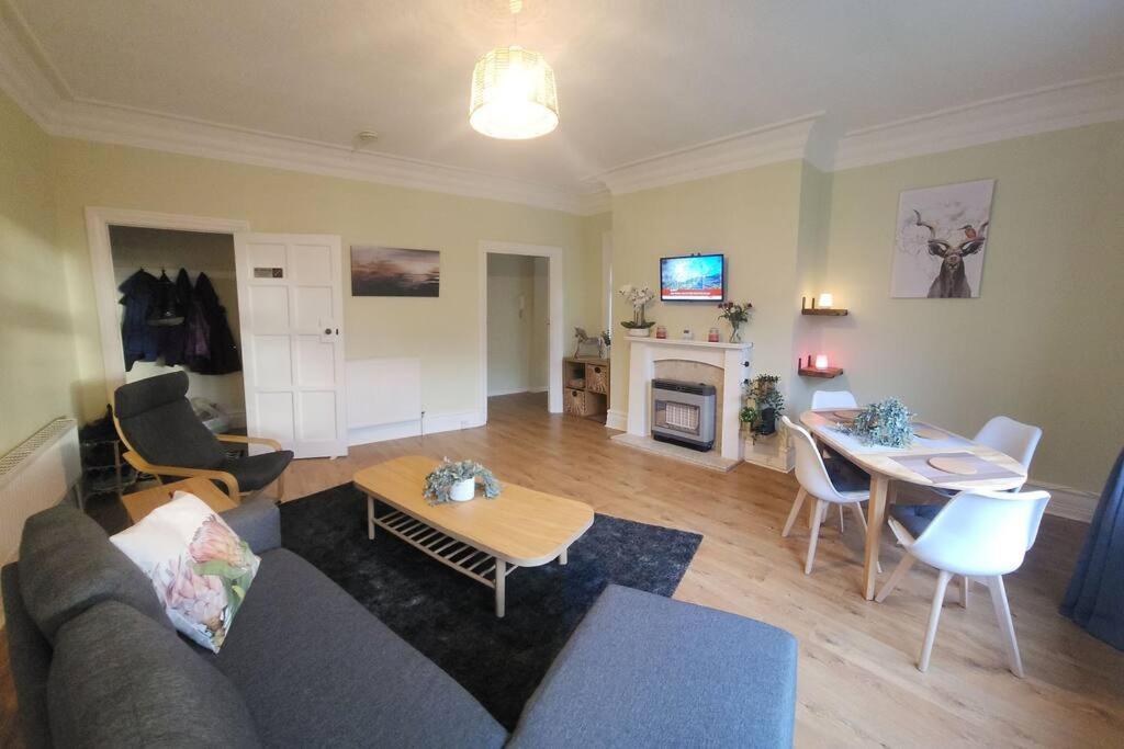 Spacious Guest Flat Near Roundhay Park Leeds  Buitenkant foto