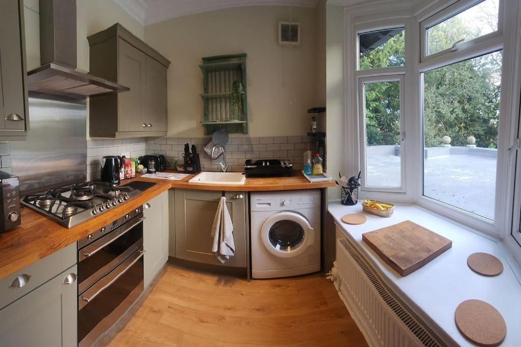 Spacious Guest Flat Near Roundhay Park Leeds  Buitenkant foto