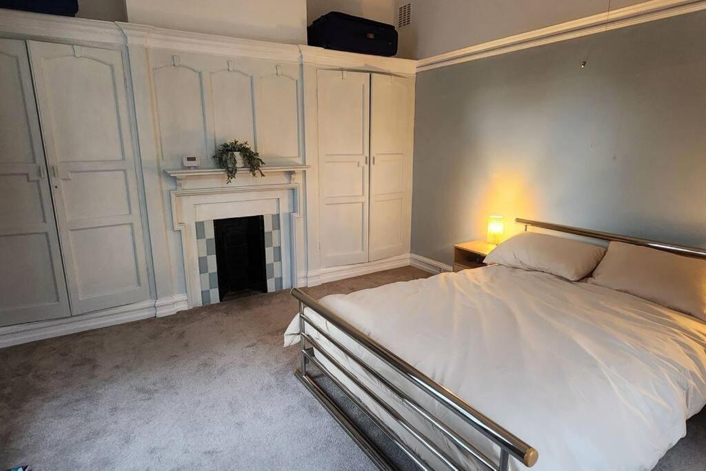 Spacious Guest Flat Near Roundhay Park Leeds  Buitenkant foto