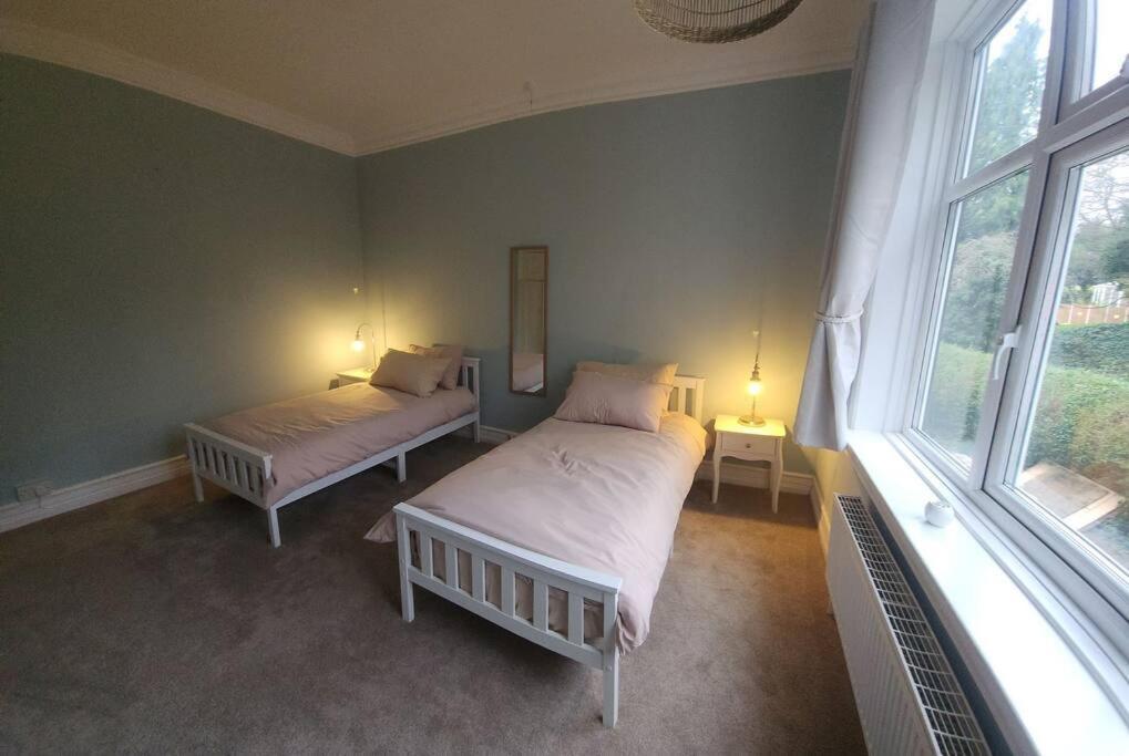 Spacious Guest Flat Near Roundhay Park Leeds  Buitenkant foto