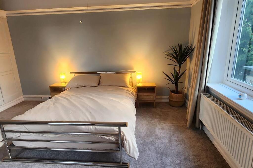 Spacious Guest Flat Near Roundhay Park Leeds  Buitenkant foto