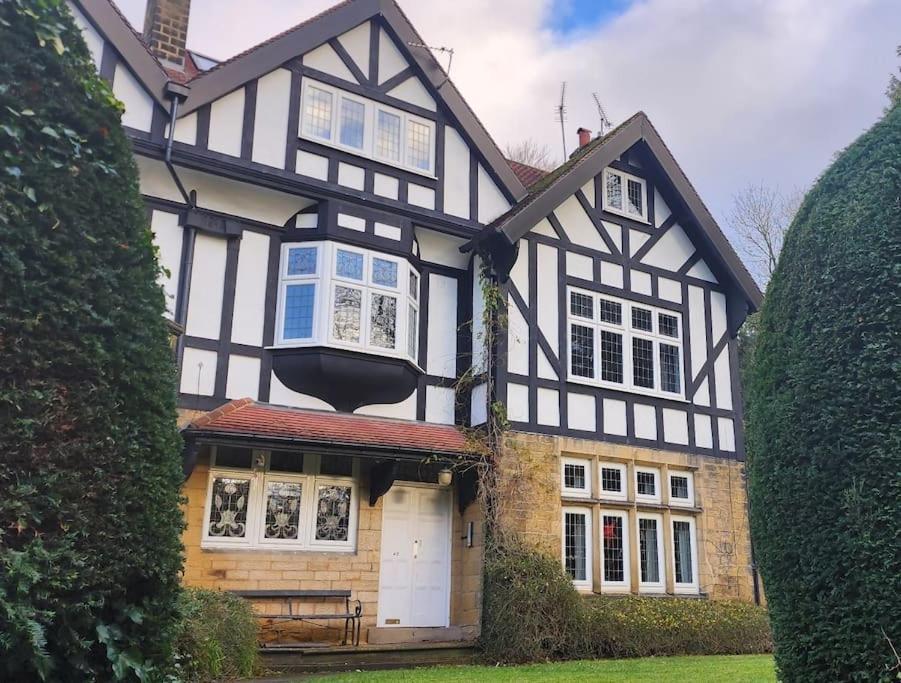 Spacious Guest Flat Near Roundhay Park Leeds  Buitenkant foto